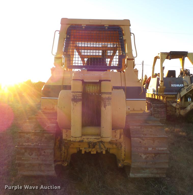 image for item DC6753 1990 Komatsu D68E-1 dozer