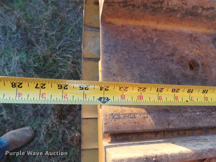 image for item DC6753 1990 Komatsu D68E-1 dozer