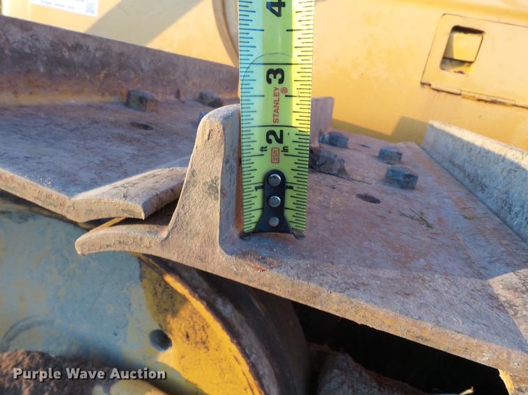 image for item DC6753 1990 Komatsu D68E-1 dozer