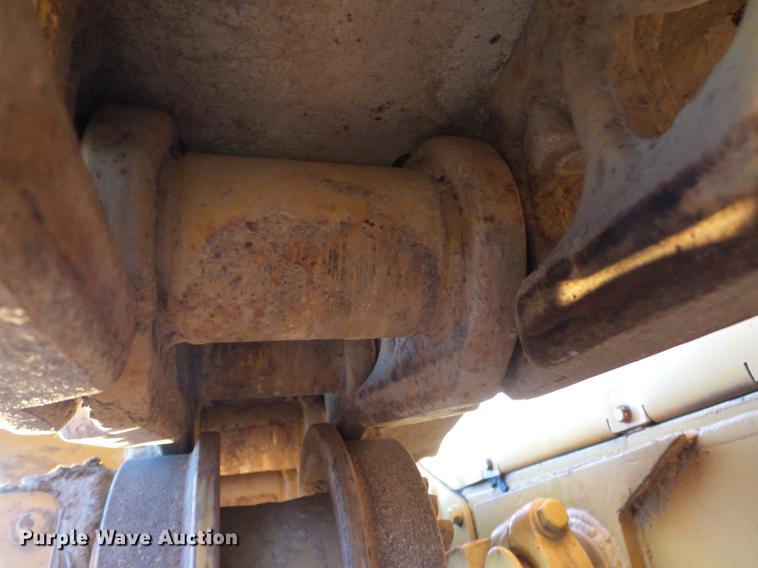 image for item DC6753 1990 Komatsu D68E-1 dozer