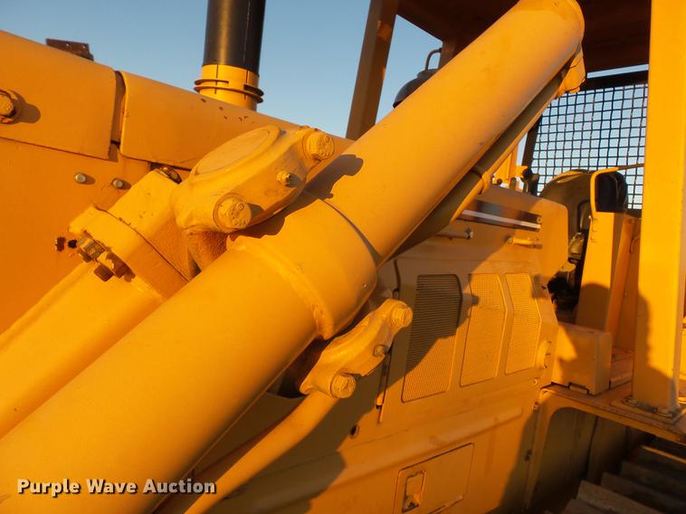 image for item DC6753 1990 Komatsu D68E-1 dozer