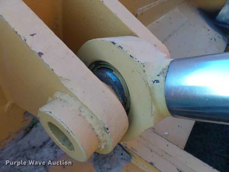 image for item DC6753 1990 Komatsu D68E-1 dozer