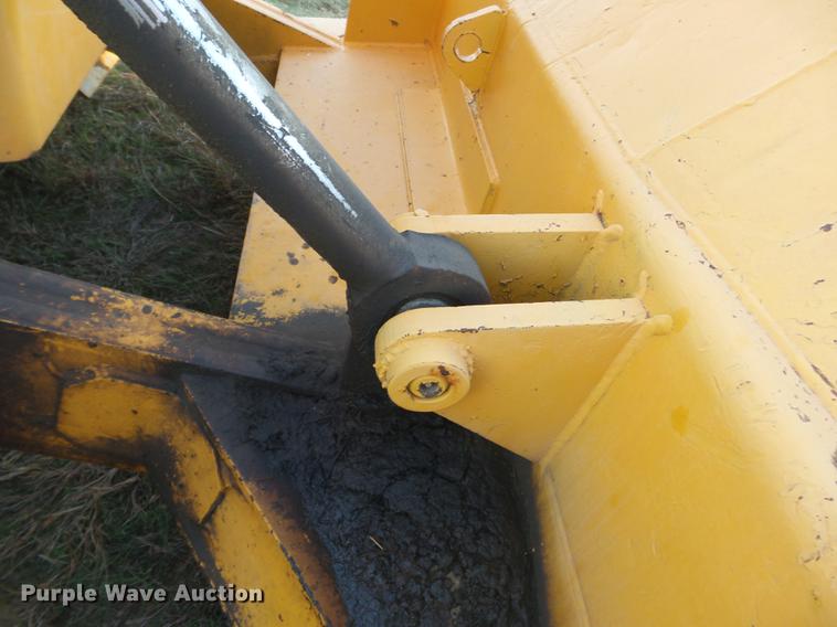 image for item DC6753 1990 Komatsu D68E-1 dozer