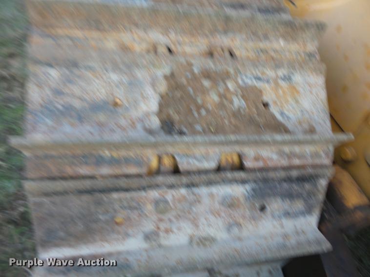 image for item DC6753 1990 Komatsu D68E-1 dozer