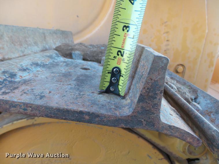 image for item DC6753 1990 Komatsu D68E-1 dozer