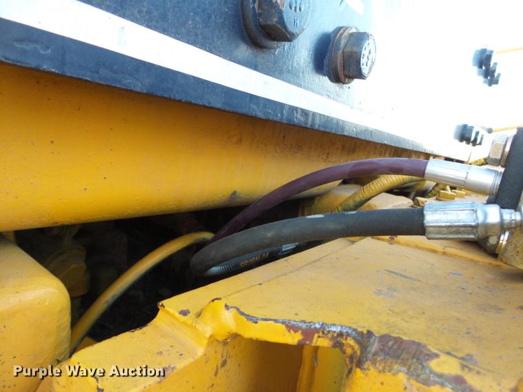 image for item DC6753 1990 Komatsu D68E-1 dozer