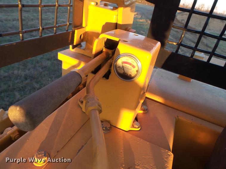 image for item DC6753 1990 Komatsu D68E-1 dozer