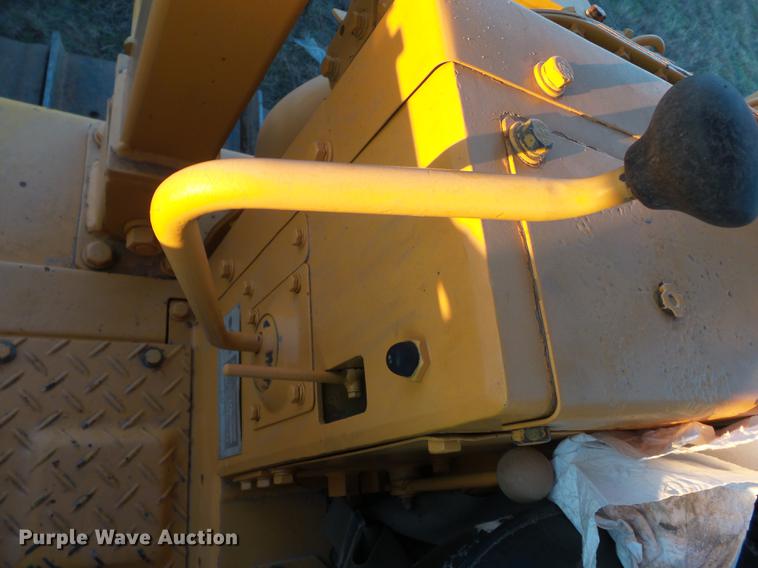 image for item DC6753 1990 Komatsu D68E-1 dozer