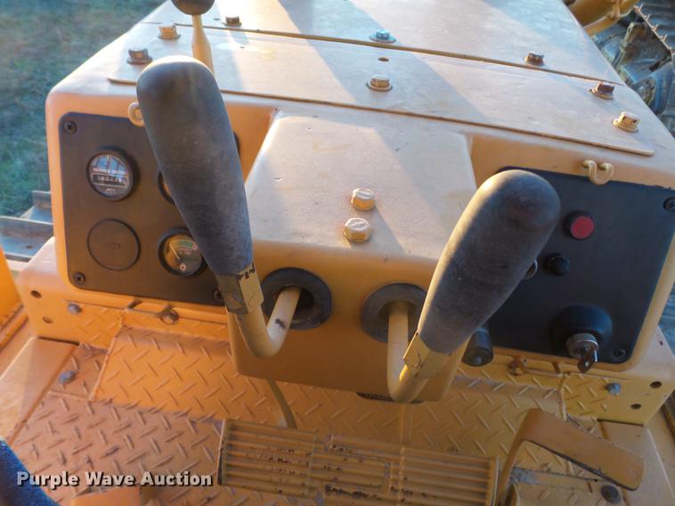 image for item DC6753 1990 Komatsu D68E-1 dozer