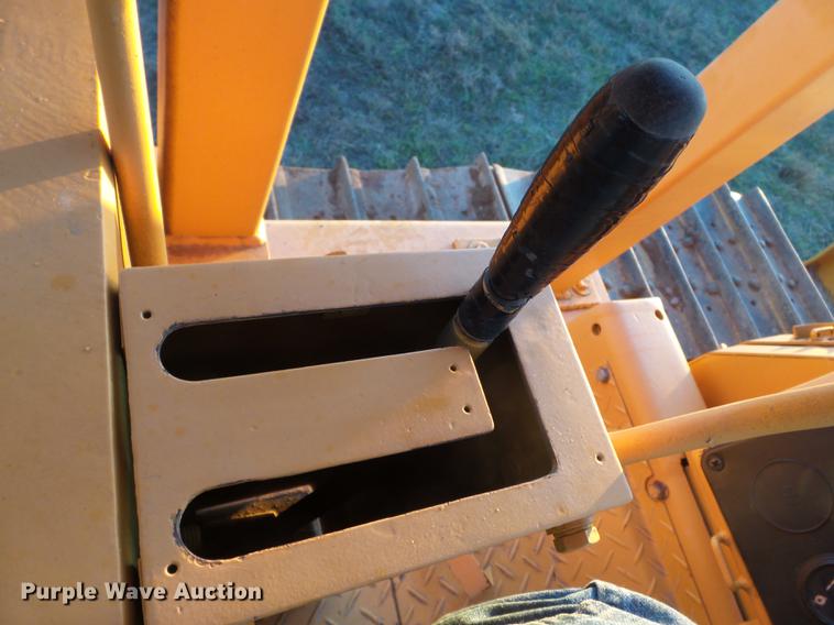 image for item DC6753 1990 Komatsu D68E-1 dozer