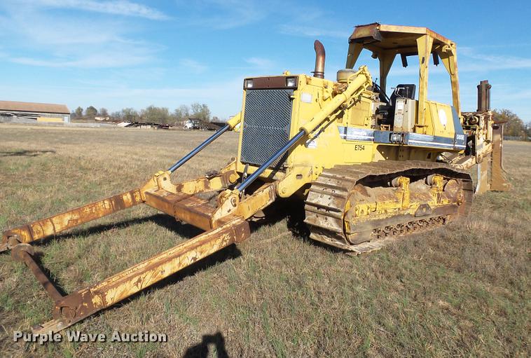 image for item DC6754 1996 Komatsu D85E-21 cable plow