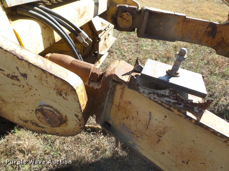 image for item DC6754 1996 Komatsu D85E-21 cable plow