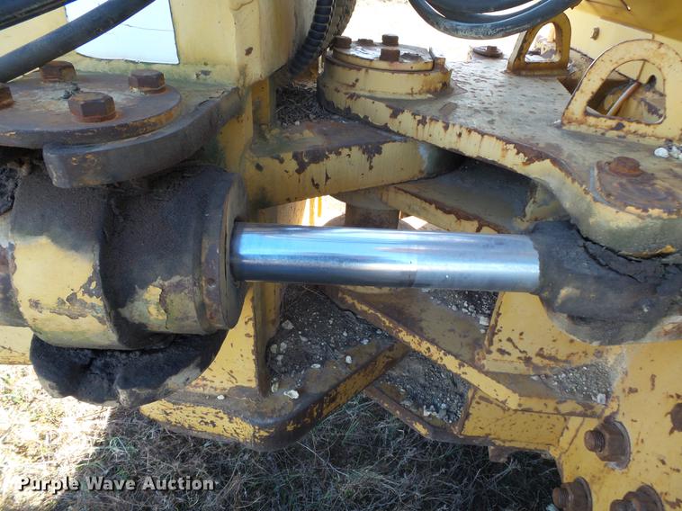 image for item DC6754 1996 Komatsu D85E-21 cable plow