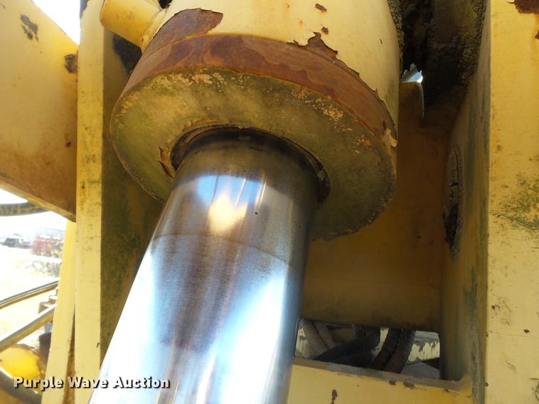 image for item DC6754 1996 Komatsu D85E-21 cable plow