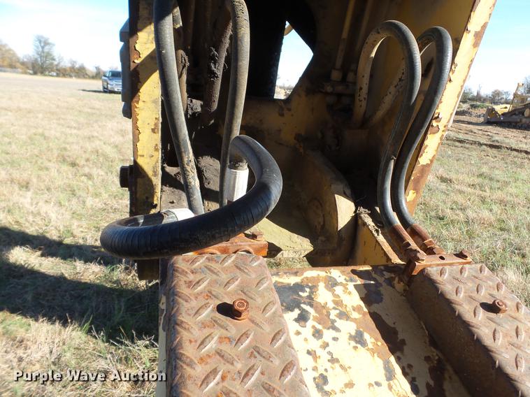 image for item DC6754 1996 Komatsu D85E-21 cable plow