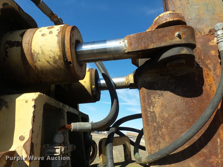 image for item DC6754 1996 Komatsu D85E-21 cable plow