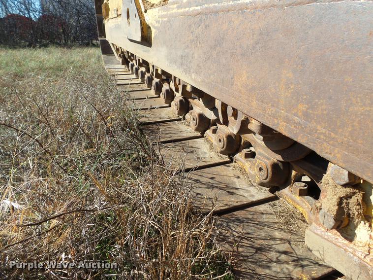 image for item DC6754 1996 Komatsu D85E-21 cable plow