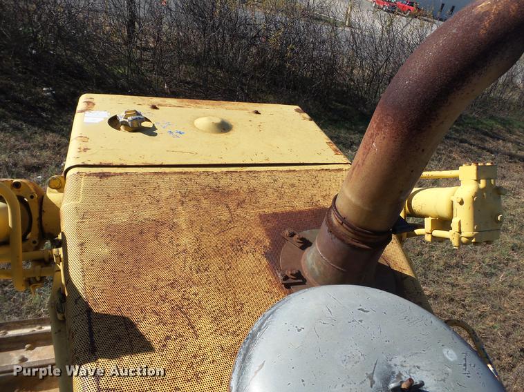 image for item DC6754 1996 Komatsu D85E-21 cable plow