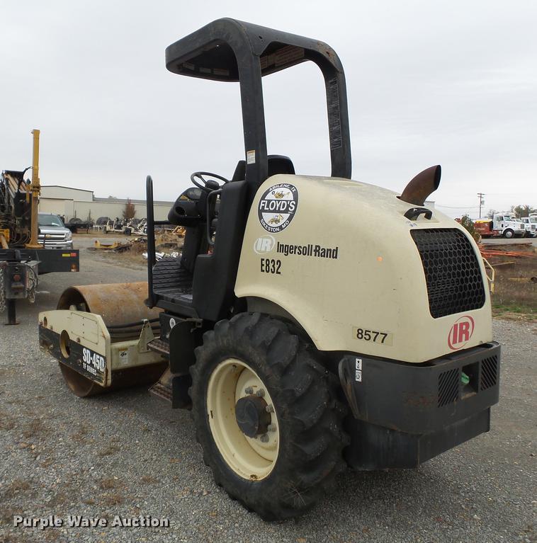 image for item DC6760 2004 Ingersoll Rand SD-450D TF single drum vibratory roller