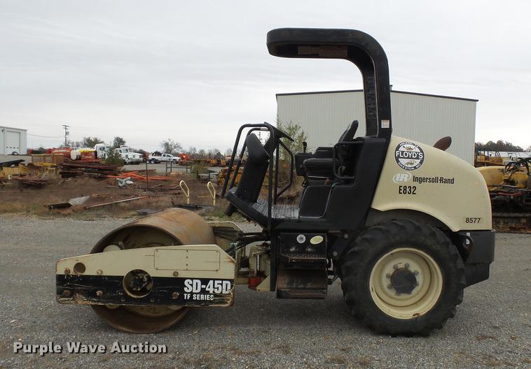 image for item DC6760 2004 Ingersoll Rand SD-450D TF single drum vibratory roller