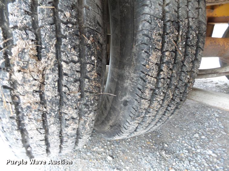 image for item DC6765 1995 Interstate G20DT equipment trailer