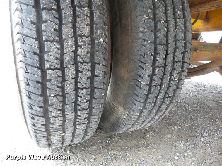 image for item DC6765 1995 Interstate G20DT equipment trailer