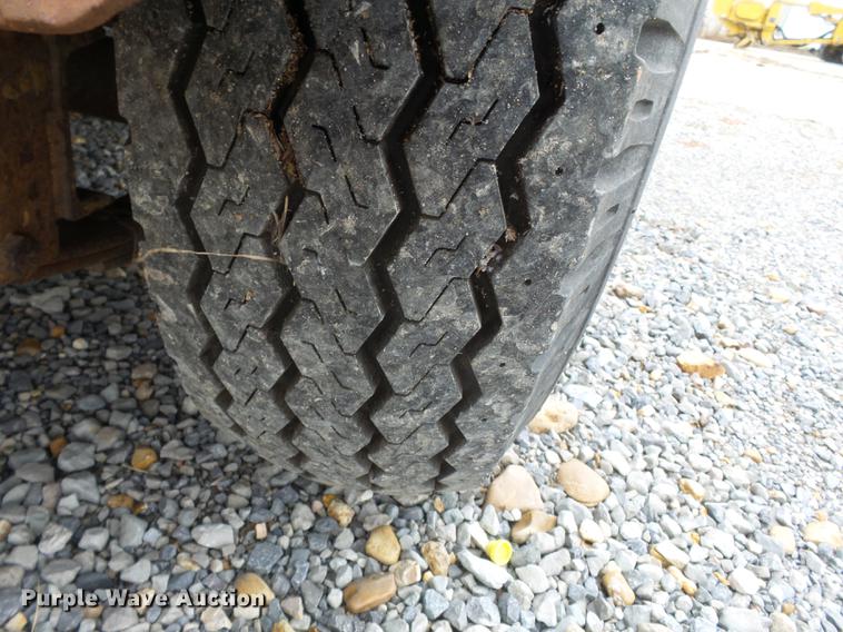 image for item DC6769 1991 Butler TS612D tilt deck trailer