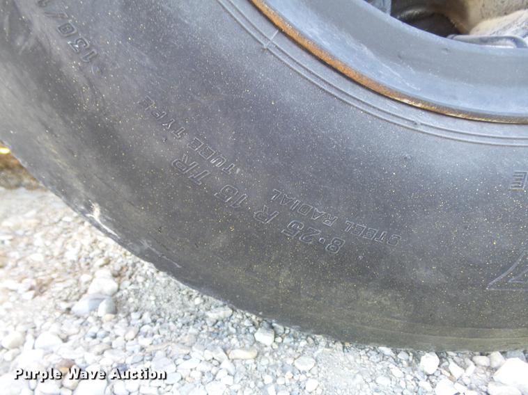 image for item DC7484 1977 Hyster C35T3 low boy equipment trailer