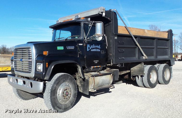 image for item DC7485 1997 Ford LT8000 dump truck