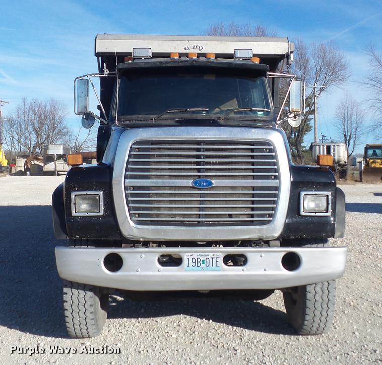 image for item DC7485 1997 Ford LT8000 dump truck