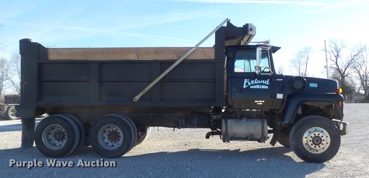 image for item DC7485 1997 Ford LT8000 dump truck