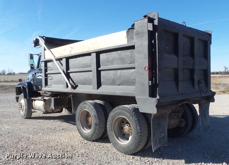 image for item DC7485 1997 Ford LT8000 dump truck