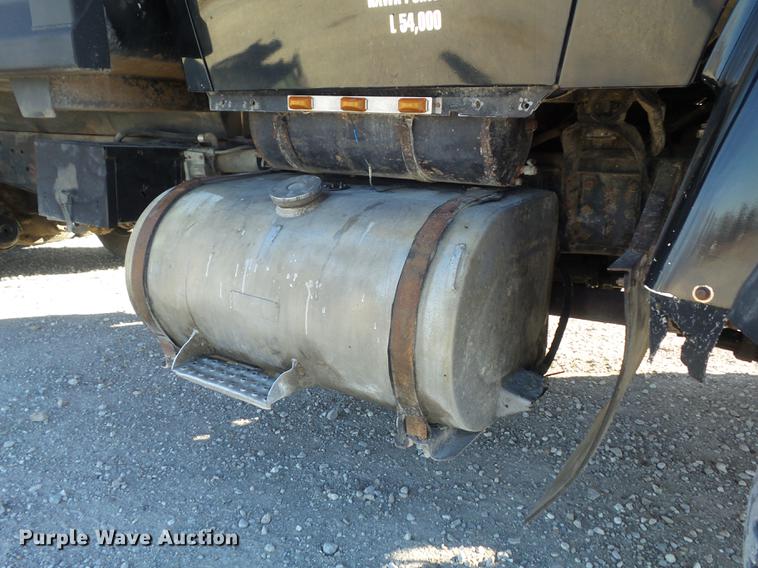 image for item DC7485 1997 Ford LT8000 dump truck