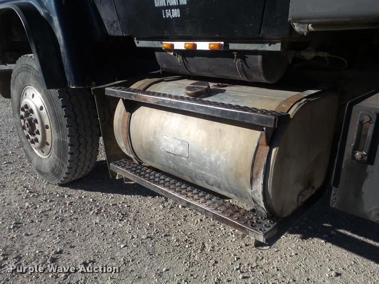 image for item DC7485 1997 Ford LT8000 dump truck