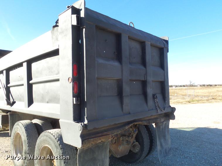 image for item DC7485 1997 Ford LT8000 dump truck