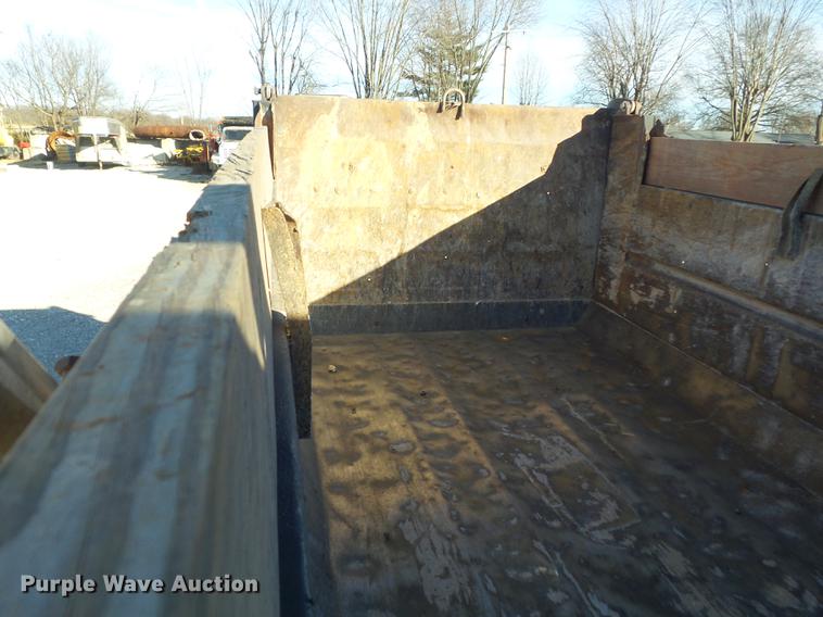 image for item DC7485 1997 Ford LT8000 dump truck