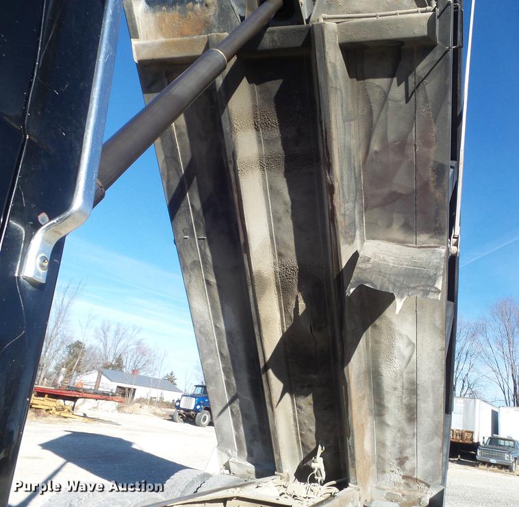 image for item DC7485 1997 Ford LT8000 dump truck