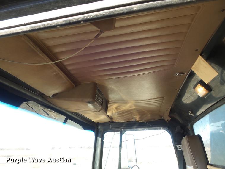 image for item DC7485 1997 Ford LT8000 dump truck