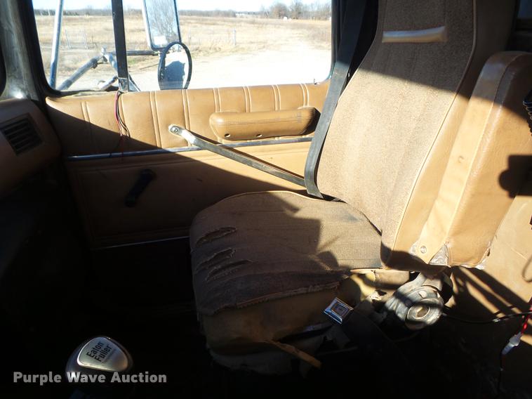 image for item DC7485 1997 Ford LT8000 dump truck