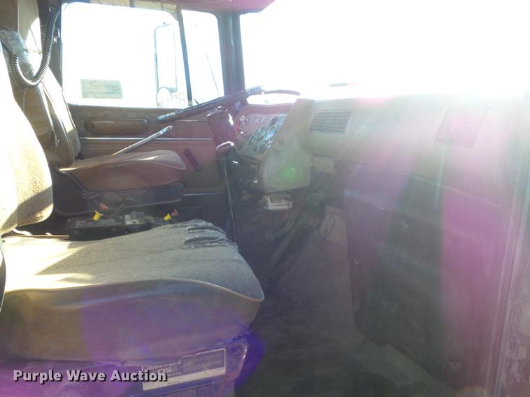 image for item DC7485 1997 Ford LT8000 dump truck