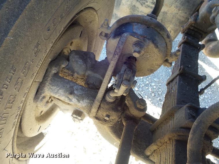 image for item DC7485 1997 Ford LT8000 dump truck