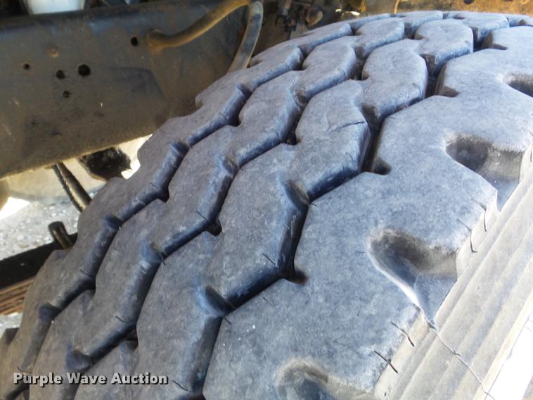 image for item DC7485 1997 Ford LT8000 dump truck