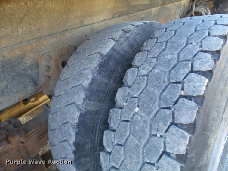 image for item DC7485 1997 Ford LT8000 dump truck