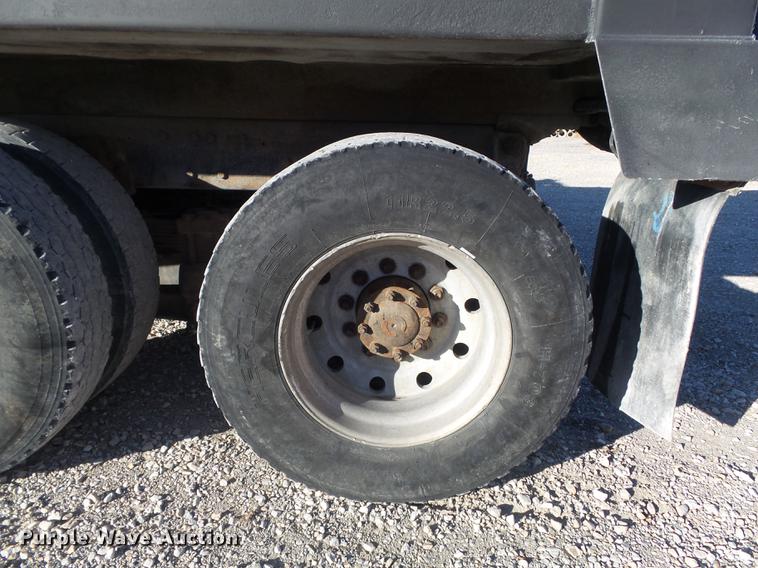 image for item DC7485 1997 Ford LT8000 dump truck