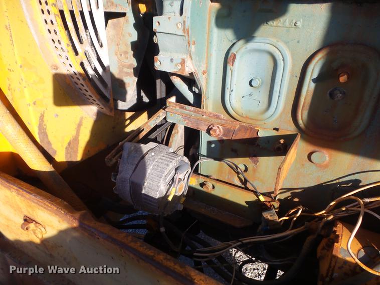 image for item DC7486 1975 Galion T500L rigid frame motor grader