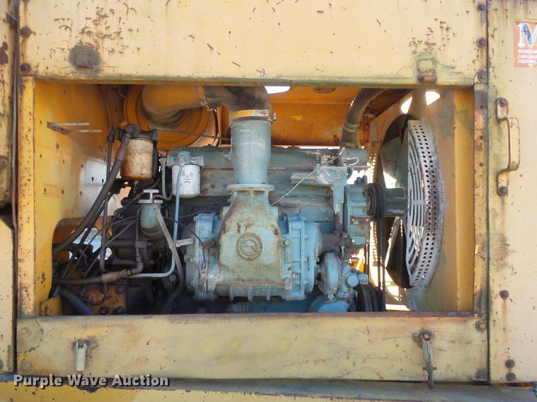 image for item DC7486 1975 Galion T500L rigid frame motor grader