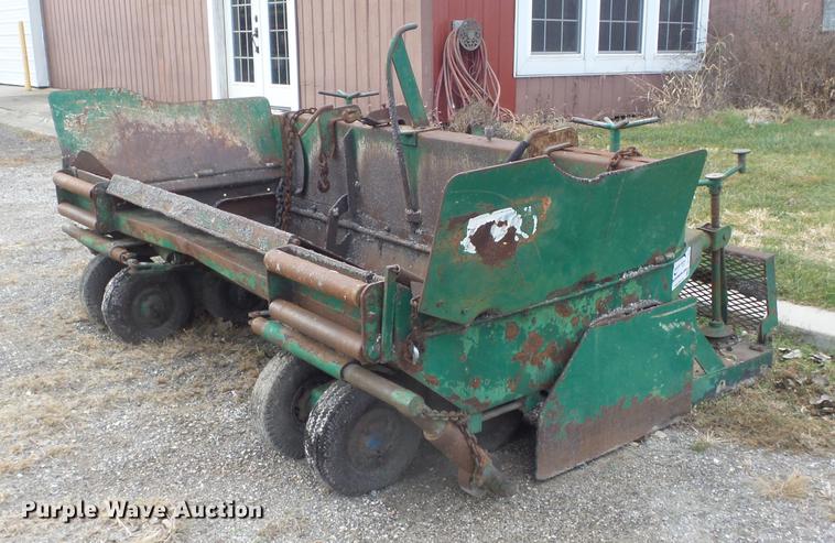 image for item DC7488 1977 Layton H500B paver