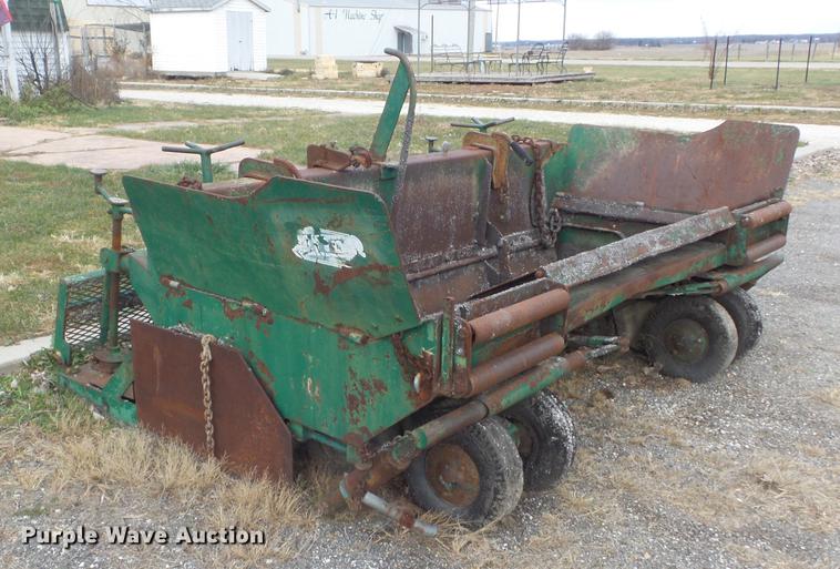 image for item DC7488 1977 Layton H500B paver