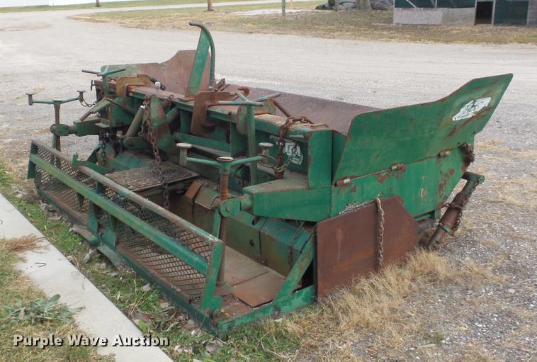 image for item DC7488 1977 Layton H500B paver