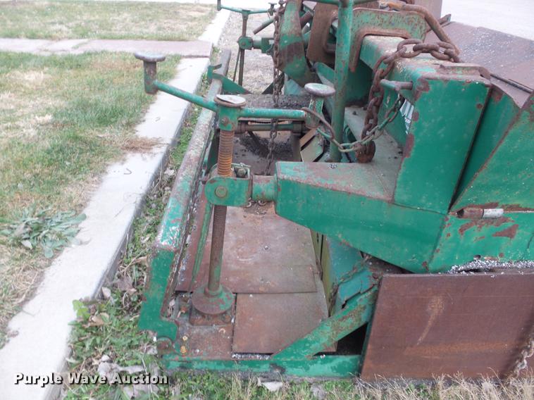 image for item DC7488 1977 Layton H500B paver